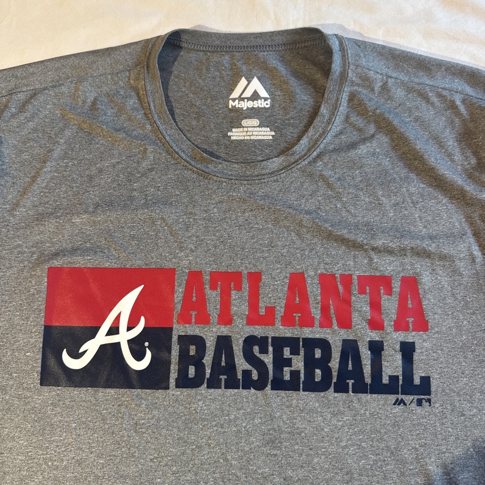 Majestic Atlanta Braves Men T Shirt Size L Gray Short Sleeve MLB 100% Polyester